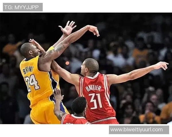 杜克队史三人单赛季多次35分布泽尔雷迪克成就辉煌